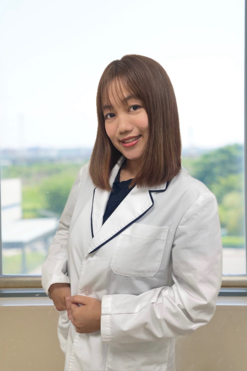 進入 黃家莚 醫師頁面 黃家莚 照片