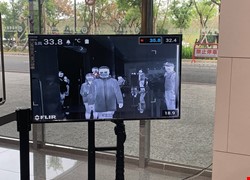  院方設置兩台紅外線體溫探測儀 監測體溫防疫